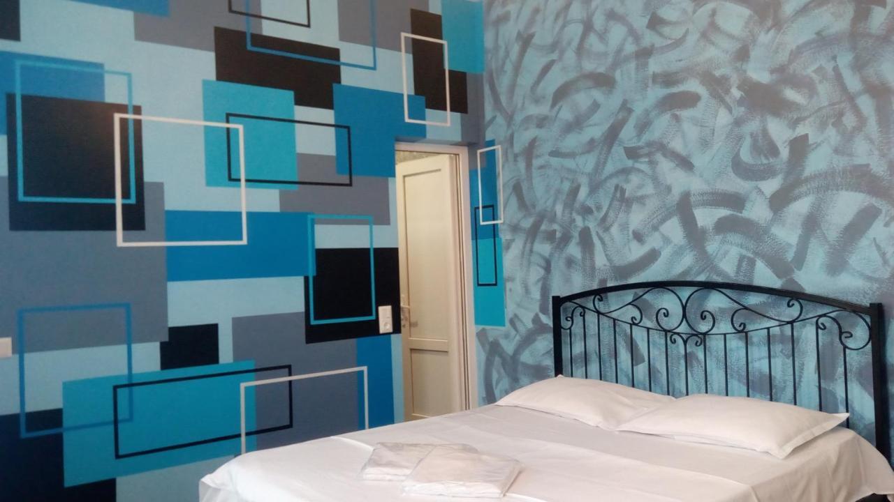 Hotel Isani Τυφλίδα Δωμάτιο φωτογραφία