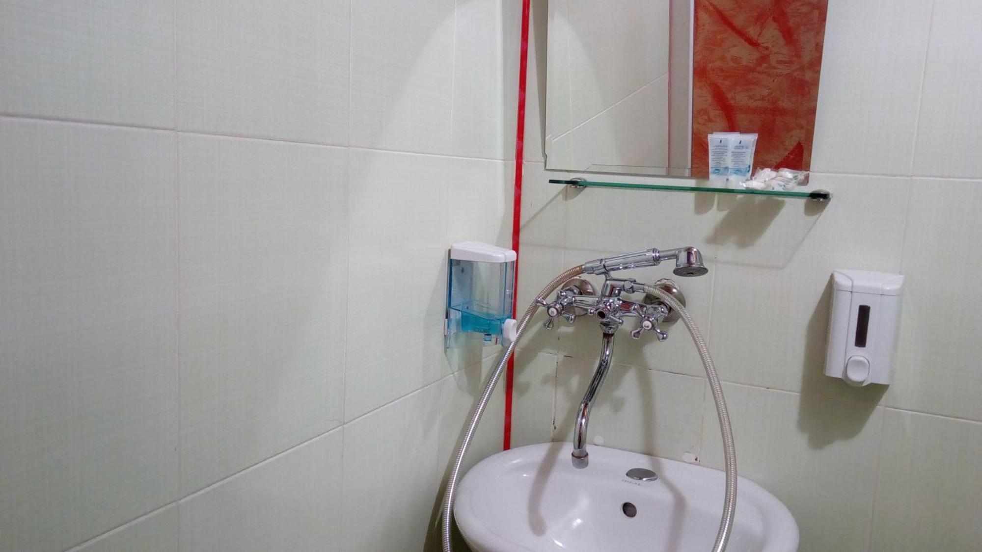 Hotel Isani Τυφλίδα Δωμάτιο φωτογραφία