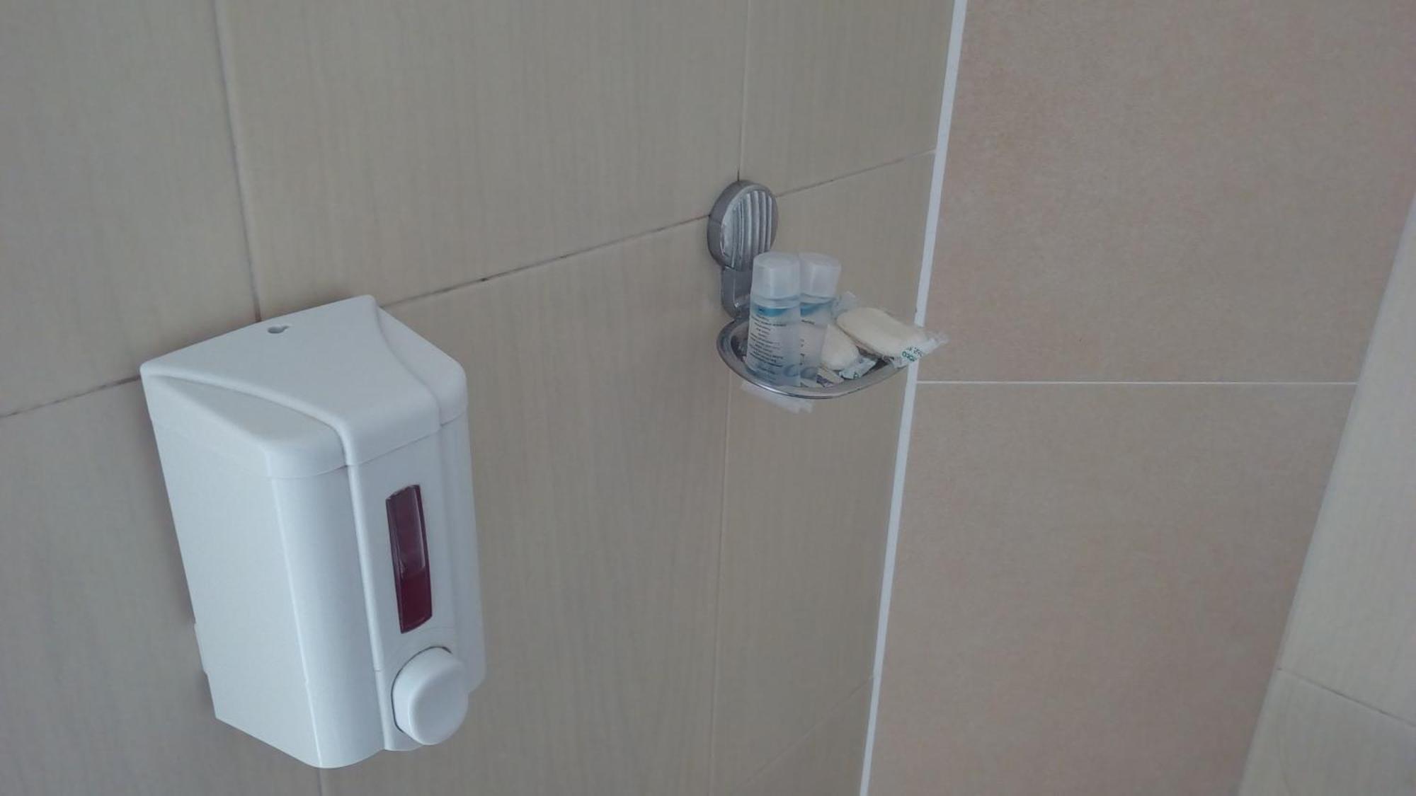 Hotel Isani Τυφλίδα Δωμάτιο φωτογραφία